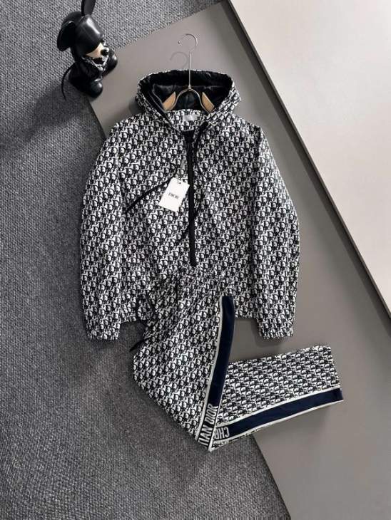 Picture of Dior Sweater Suits _SKUDiorM-3XLxetr14138518